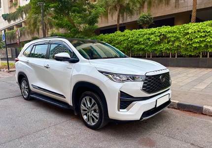 Innova Hycross Cabs