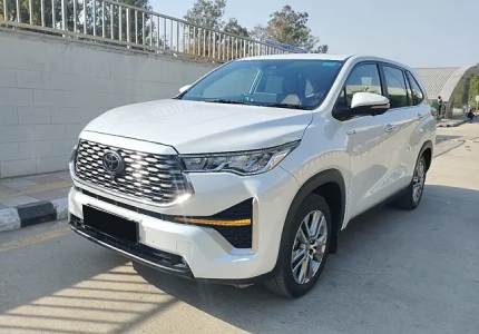 Innova Hycross Cabs
