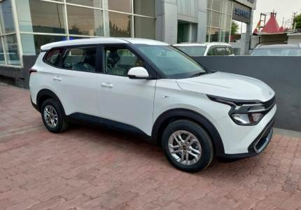 Kia Carens Cabs